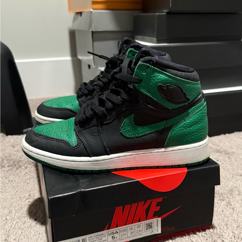 Nike Air Jordan 1 Retro High OG Green and Black